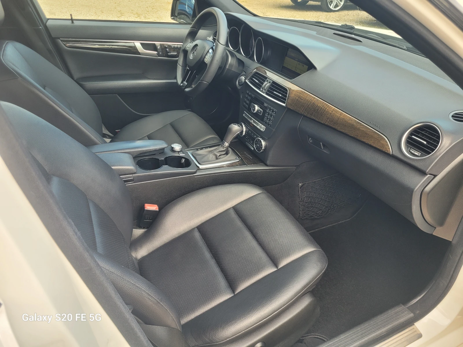 Mercedes-Benz C 300 AMG-Пакет  FULL , снимка 10 - Автомобили и джипове - 54594646