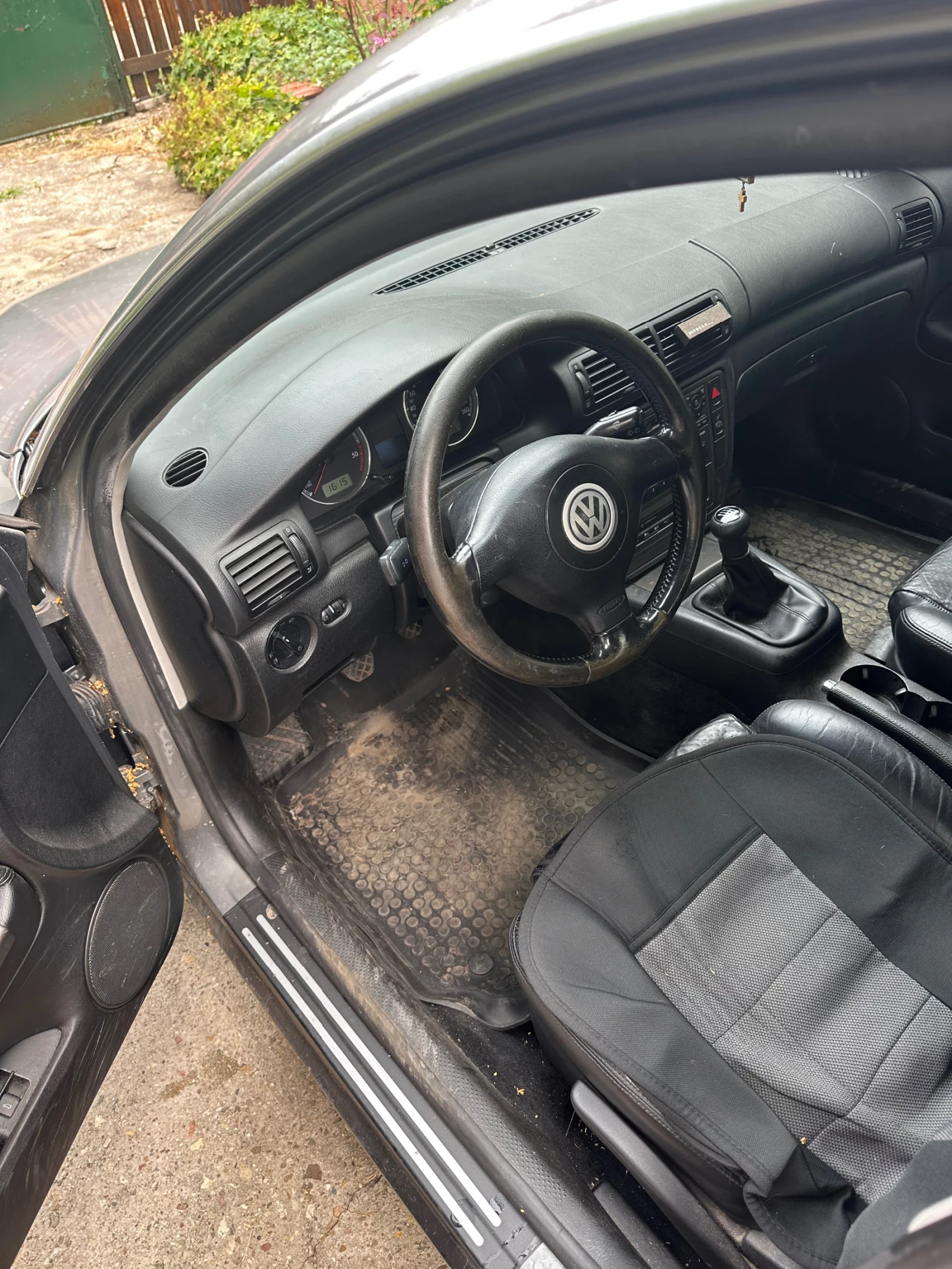 VW Passat 1.9 TDI 131, снимка 11 - Автомобили и джипове - 55213023