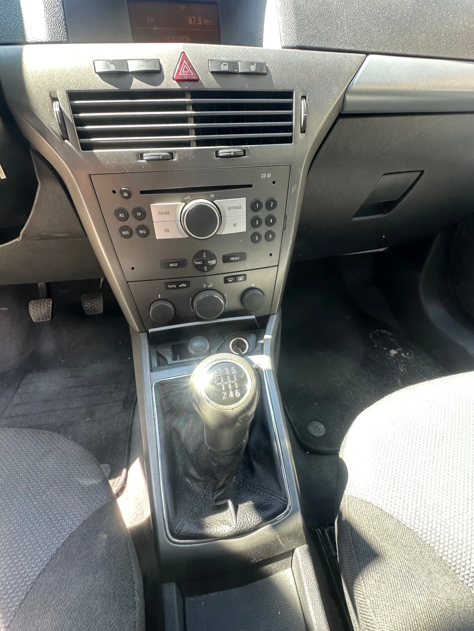 Opel Astra, снимка 9 - Автомобили и джипове - 55501732