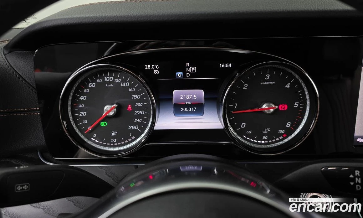 Mercedes-Benz E 220 Coupe, снимка 8 - Автомобили и джипове - 55794419