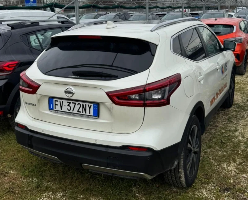 Nissan Qashqai 1, 5 DCi ПЕРФЕКТЕН, снимка 2 - Автомобили и джипове - 48650475