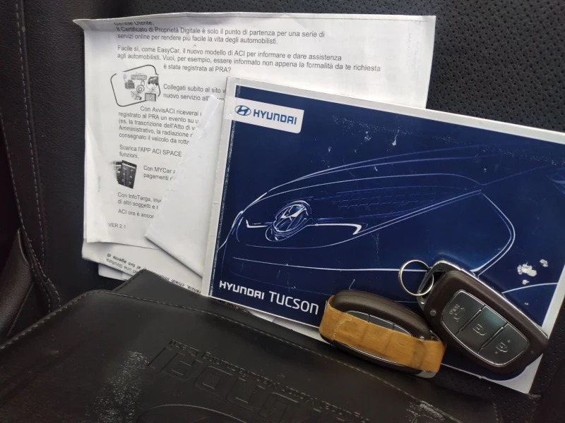 Hyundai Tucson 1.6 уникан, снимка 12 - Автомобили и джипове - 51671107