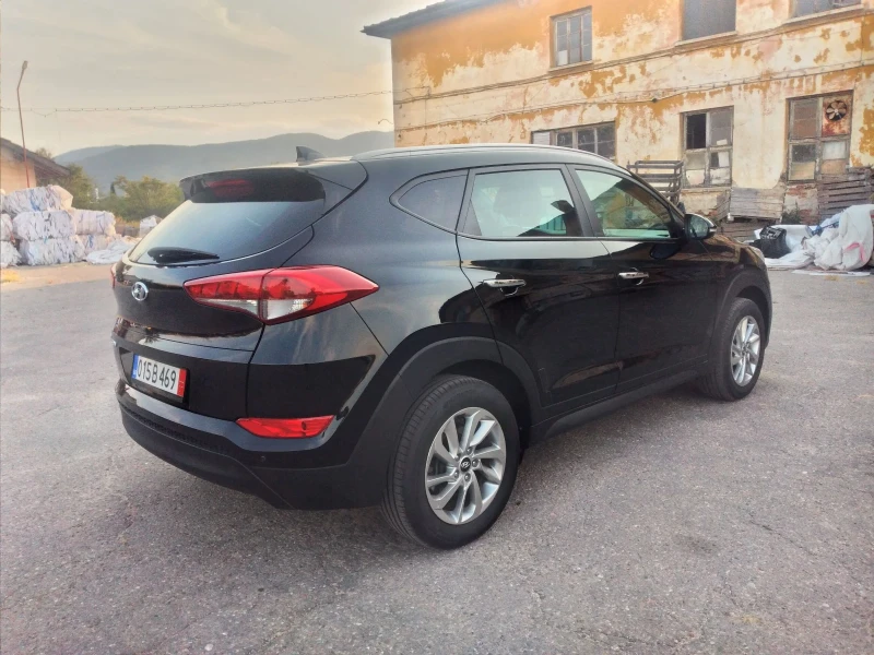 Hyundai Tucson 1.6 уникан, снимка 3 - Автомобили и джипове - 51671107