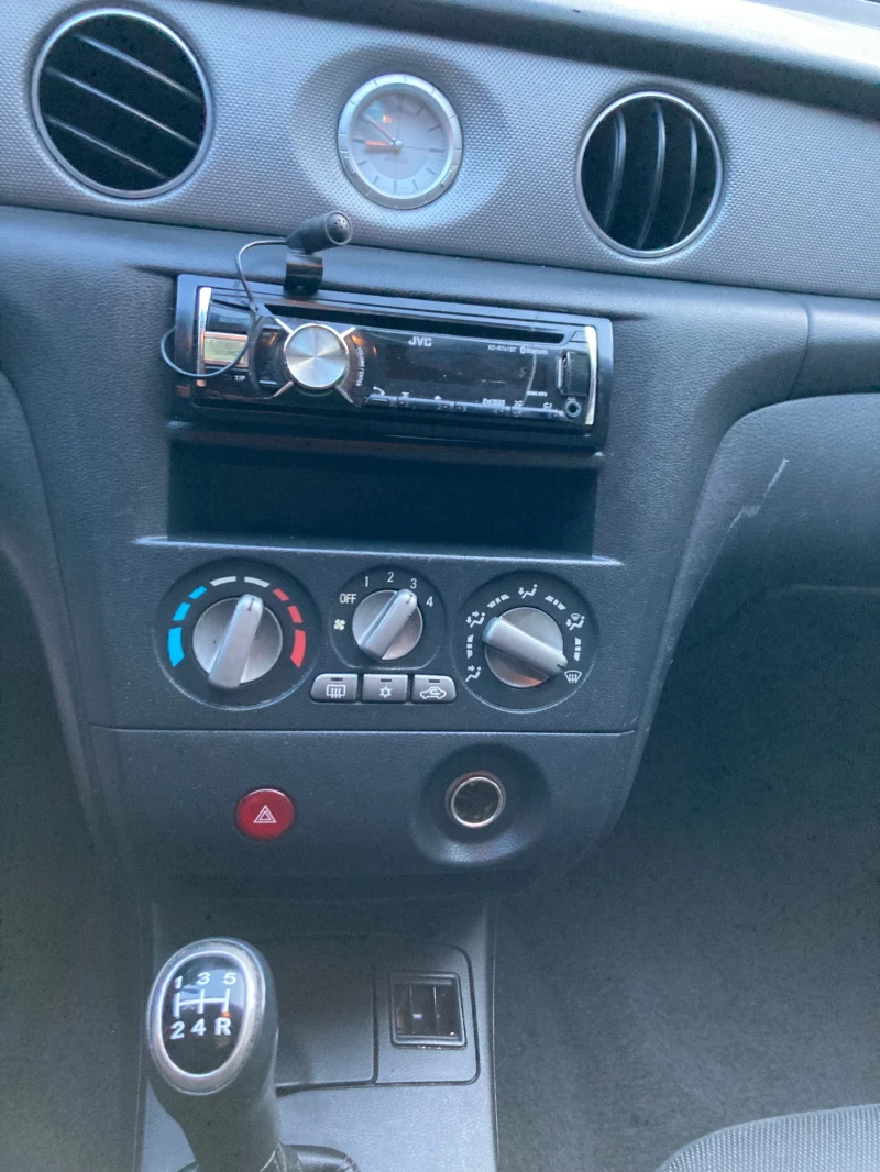 Mitsubishi Outlander 2.0 AWD, снимка 5 - Автомобили и джипове - 52660021