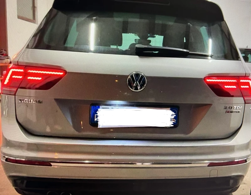 VW Tiguan 2.0TDI, 4-MOTION, R LINE, FULL SERVICE VW!!!, снимка 4 - Автомобили и джипове - 53372020