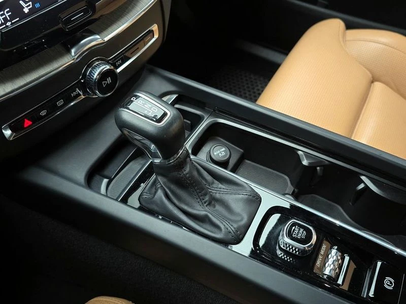 Volvo XC60 D5 Inscription| 235к.с.| ВКЛ.ТЕХНОТЕСТ, снимка 9 - Автомобили и джипове - 55170810