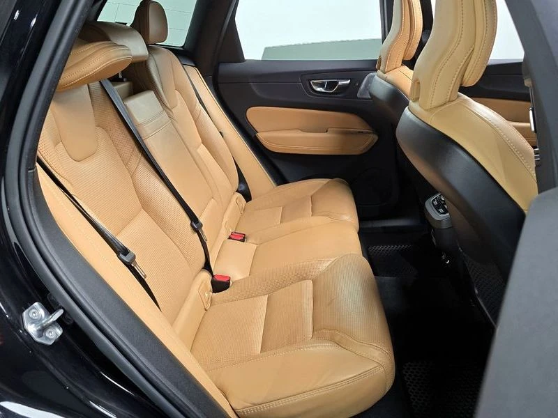 Volvo XC60 D5 Inscription| 235к.с.| ВКЛ.ТЕХНОТЕСТ, снимка 12 - Автомобили и джипове - 55170810