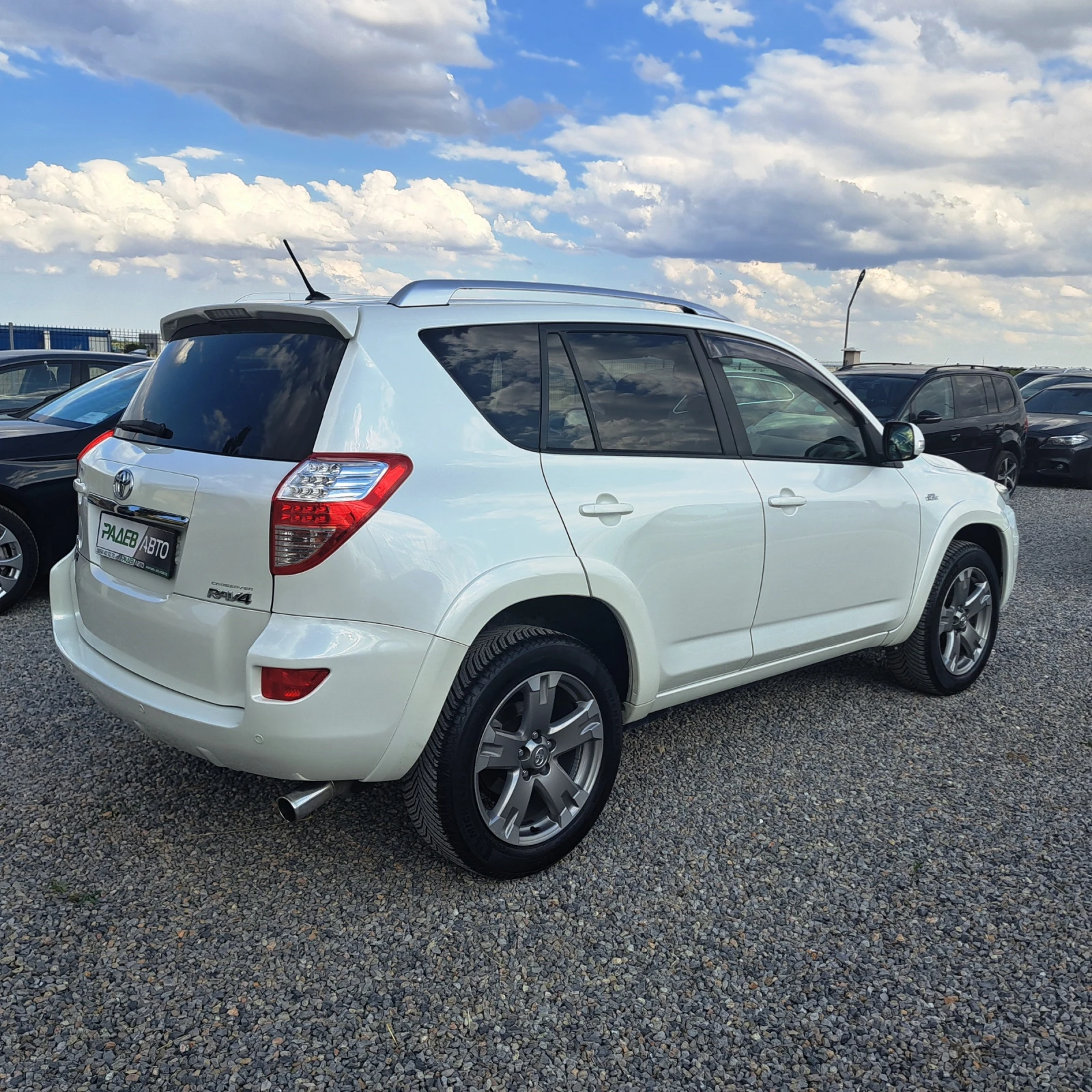 Toyota Rav4 2.2 D-CAT* 4x4* CROSSOVER* АВТОМАТ* НАВИ* ОТЛИЧЕН! - изображение 7