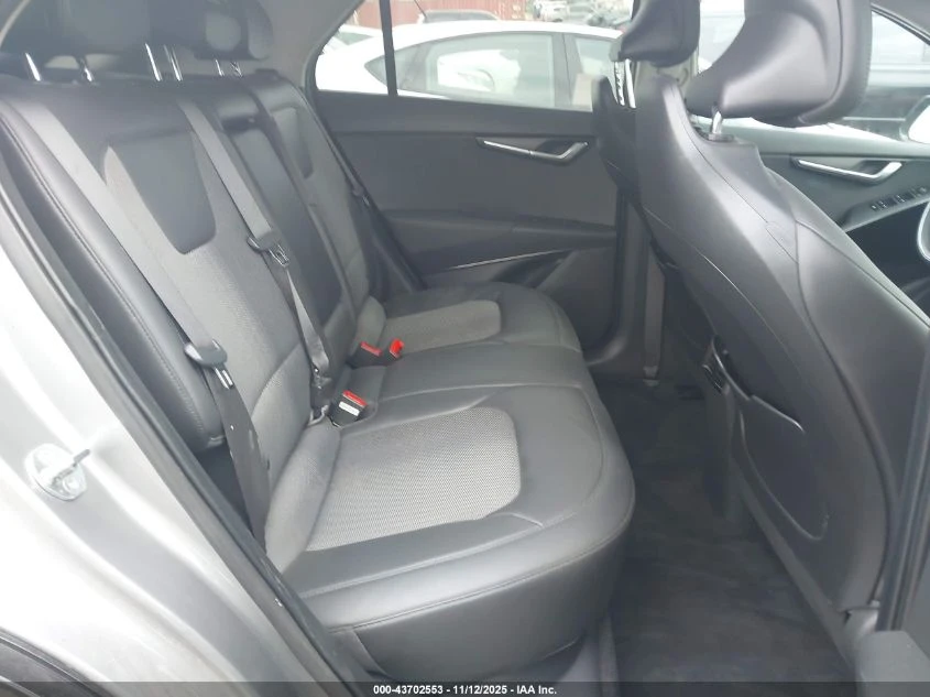 Kia Niro EV WIND DIGITAL/ПОДГРЕВИ - изображение 8