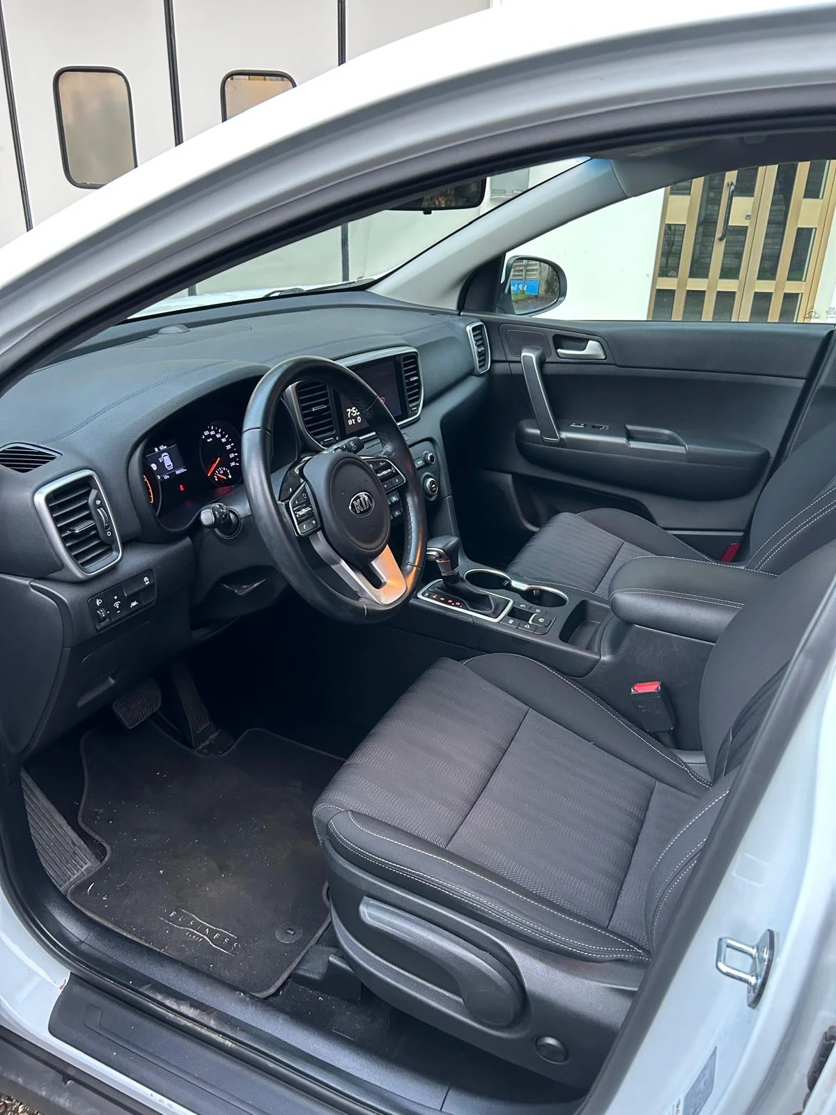 Kia Sportage, снимка 5 - Автомобили и джипове - 53964380