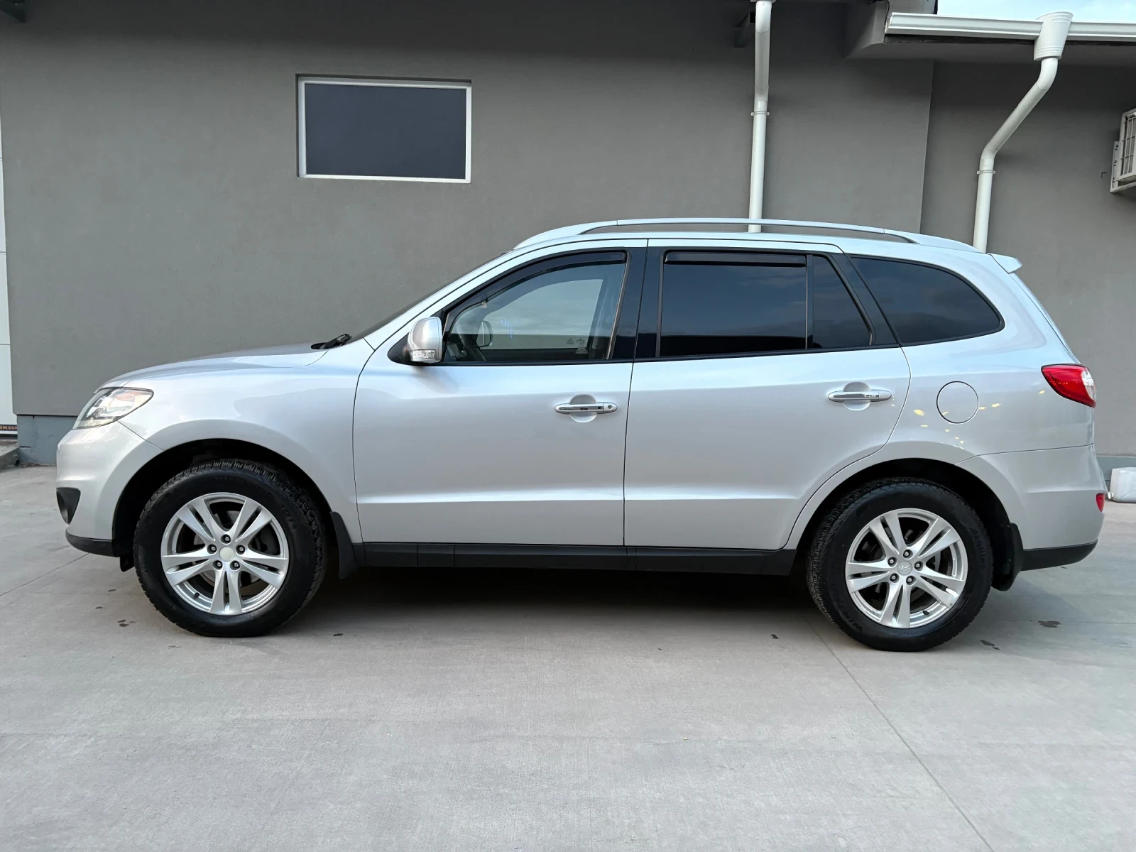 Hyundai Santa fe 2, 2 diesel 197kc Automatic Full Extras, снимка 3 - Автомобили и джипове - 54001795