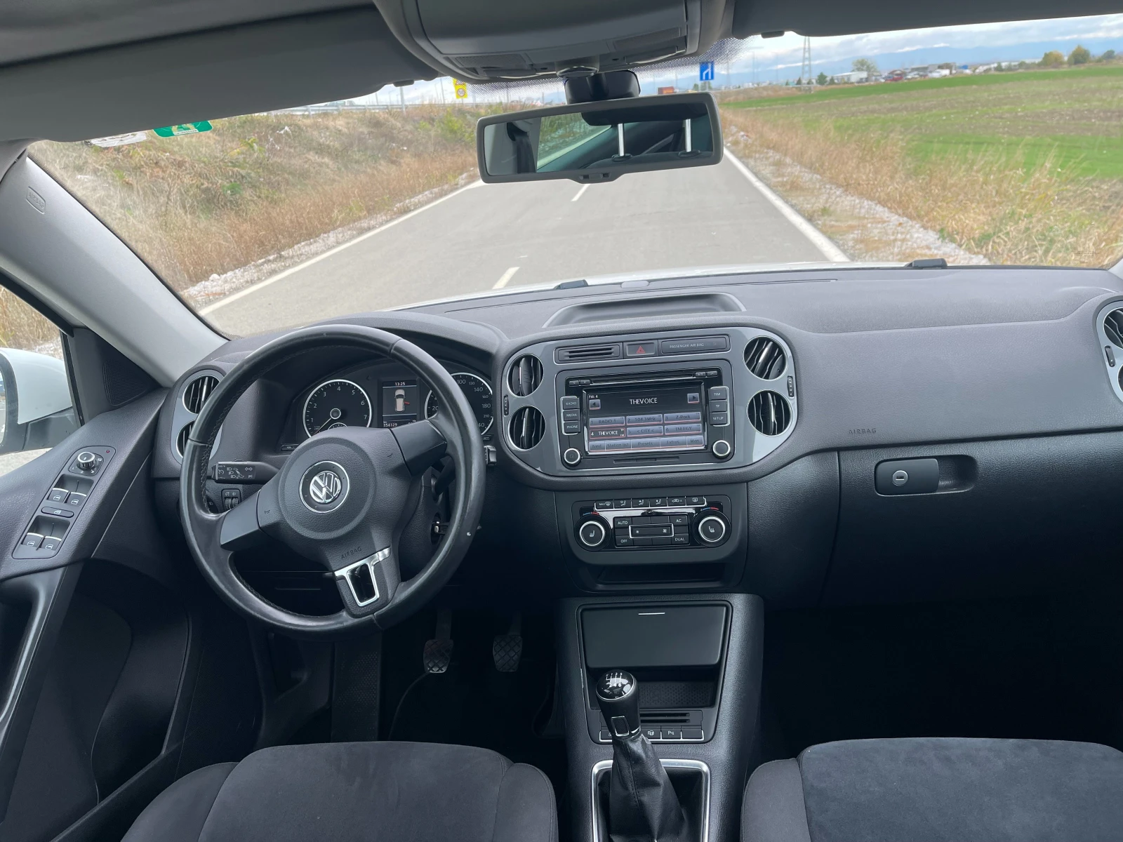 VW Tiguan 2.0 TSI 4motion Sp&Style 180ps. Швейцария, снимка 10 - Автомобили и джипове - 54595830