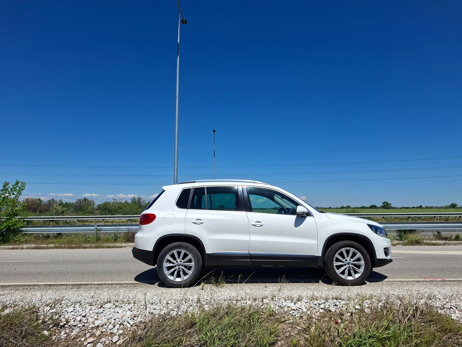 VW Tiguan 2.0 TSI 4motion Sp&Style 180ps. Швейцария, снимка 8 - Автомобили и джипове - 54595830