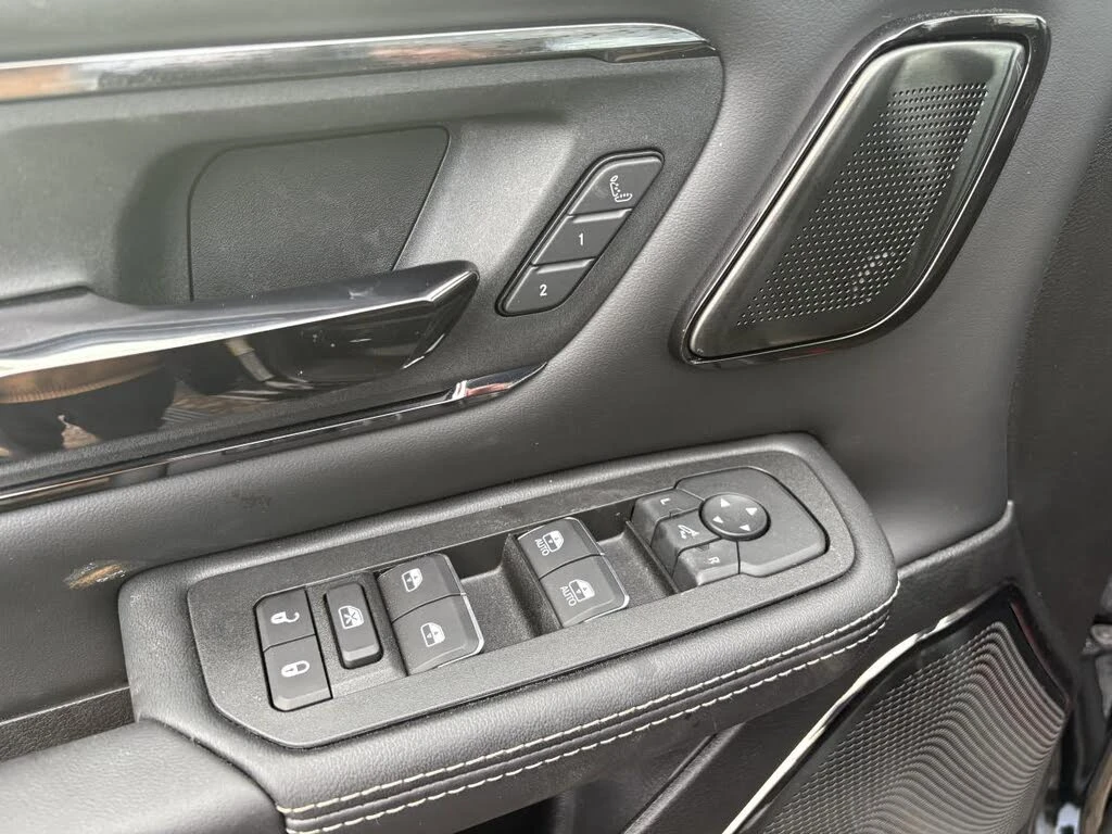 Dodge RAM 1500  Limited Crew Cab 4WD, снимка 10 - Автомобили и джипове - 54611807