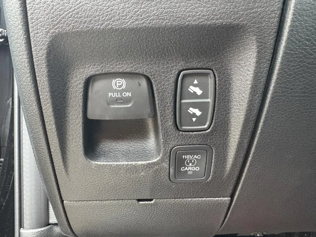 Dodge RAM 1500  Limited Crew Cab 4WD, снимка 12 - Автомобили и джипове - 54611807