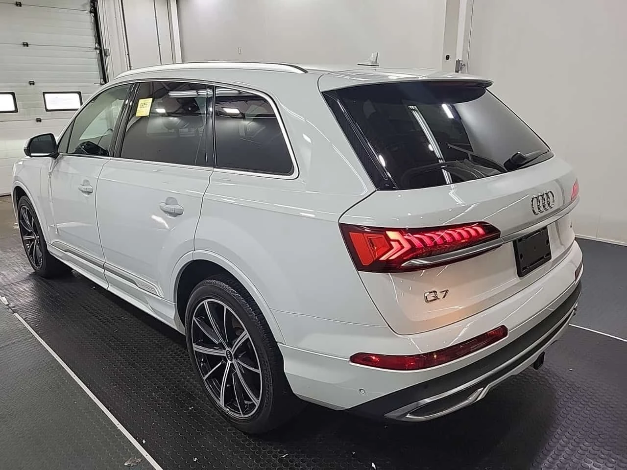Audi Q7 PREMIUM PLUS| 360CAM| ОБДУХВАНЕ| ПАНО| АМБИЕНТ, снимка 4 - Автомобили и джипове - 54765547