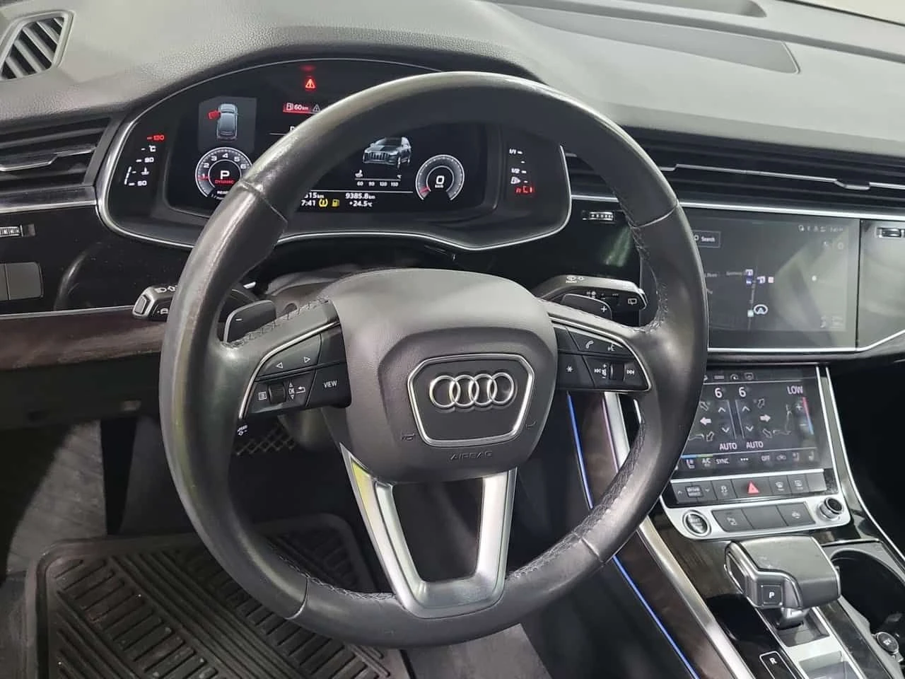 Audi Q7 PREMIUM PLUS| 360CAM| ОБДУХВАНЕ| ПАНО| АМБИЕНТ, снимка 17 - Автомобили и джипове - 54765547