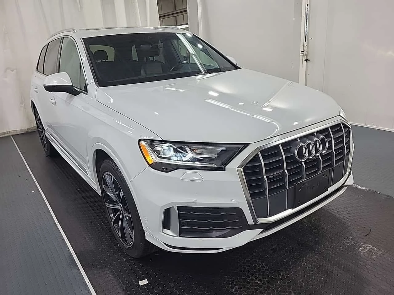 Audi Q7 PREMIUM PLUS| 360CAM| ОБДУХВАНЕ| ПАНО| АМБИЕНТ, снимка 2 - Автомобили и джипове - 54765547