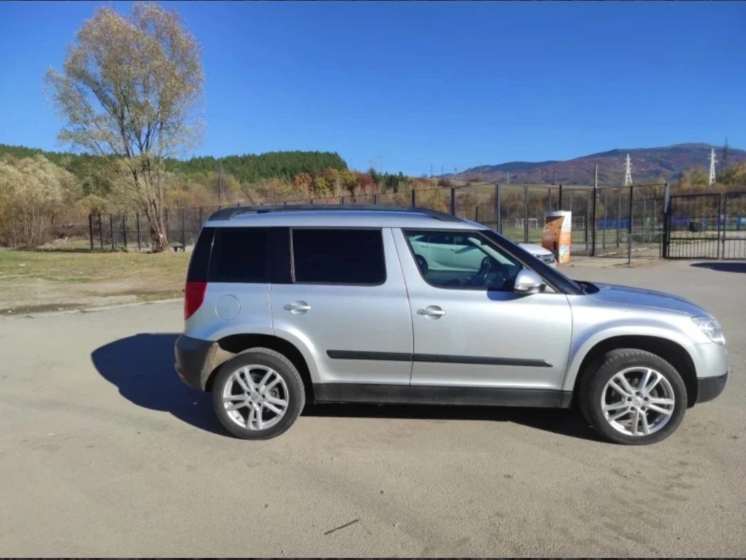Skoda Yeti 4x4, снимка 4 - Автомобили и джипове - 54810009