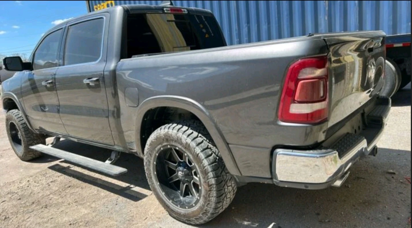 Dodge RAM 1500 5, 7 V8 Hemi, 401h.p Limited топ моделът, снимка 9 - Автомобили и джипове - 55244959
