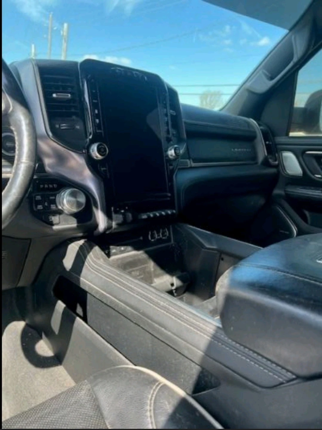 Dodge RAM 1500 5, 7 V8 Hemi, 401h.p Limited топ моделът, снимка 2 - Автомобили и джипове - 55244959