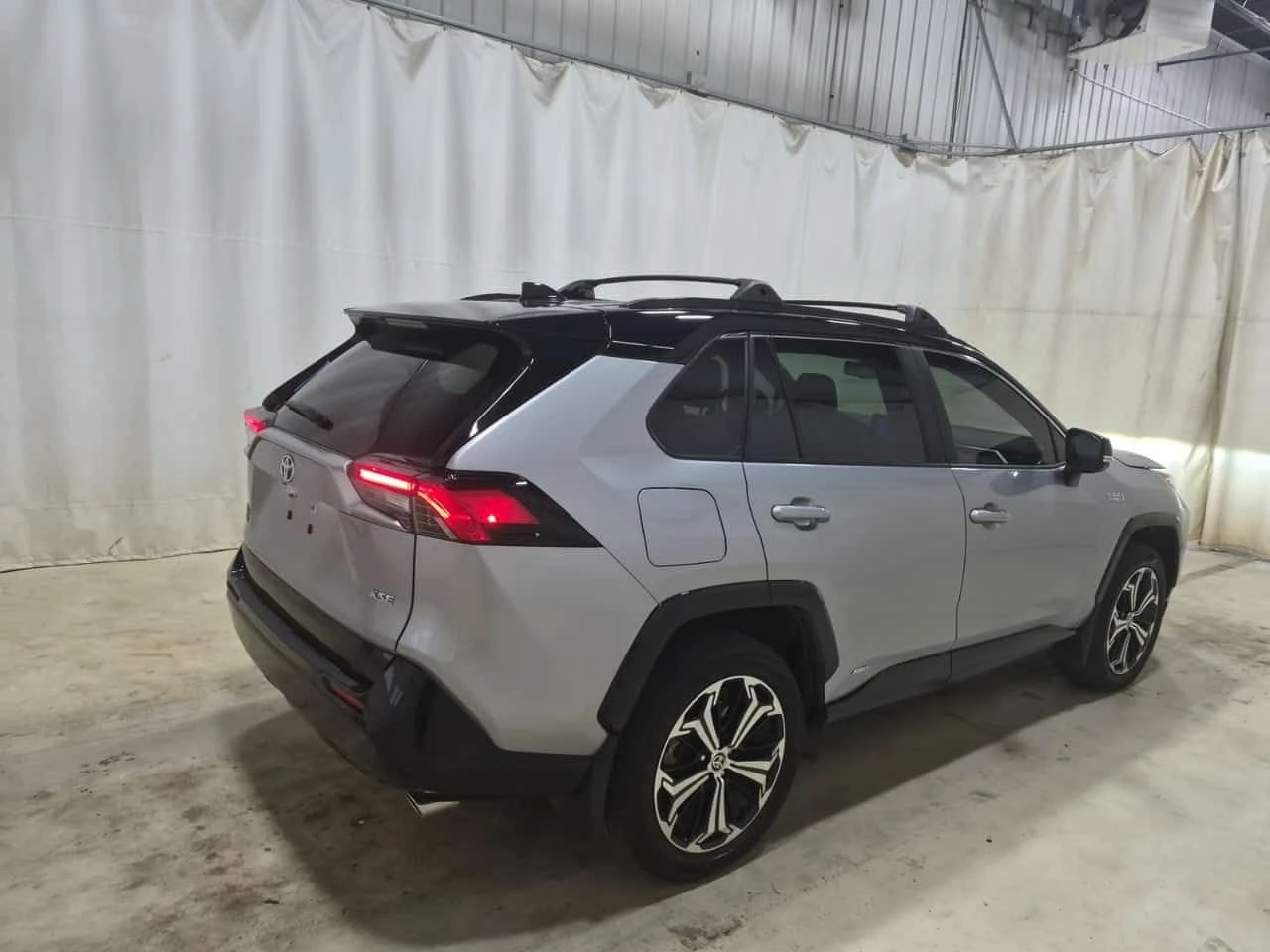 Toyota Rav4  XSE | ЦЕНА ДО БЪЛГАРИЯ | , снимка 3 - Автомобили и джипове - 55386964
