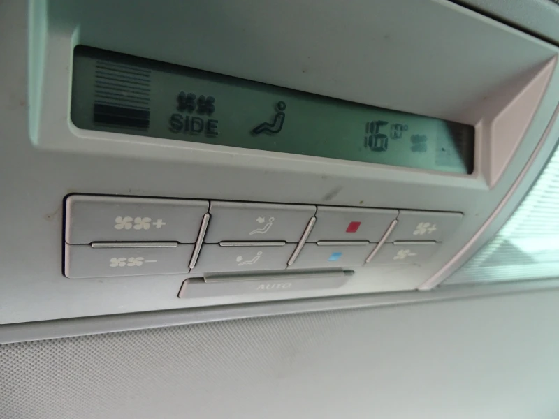 VW Multivan T 5, снимка 8 - Бусове и автобуси - 49931395