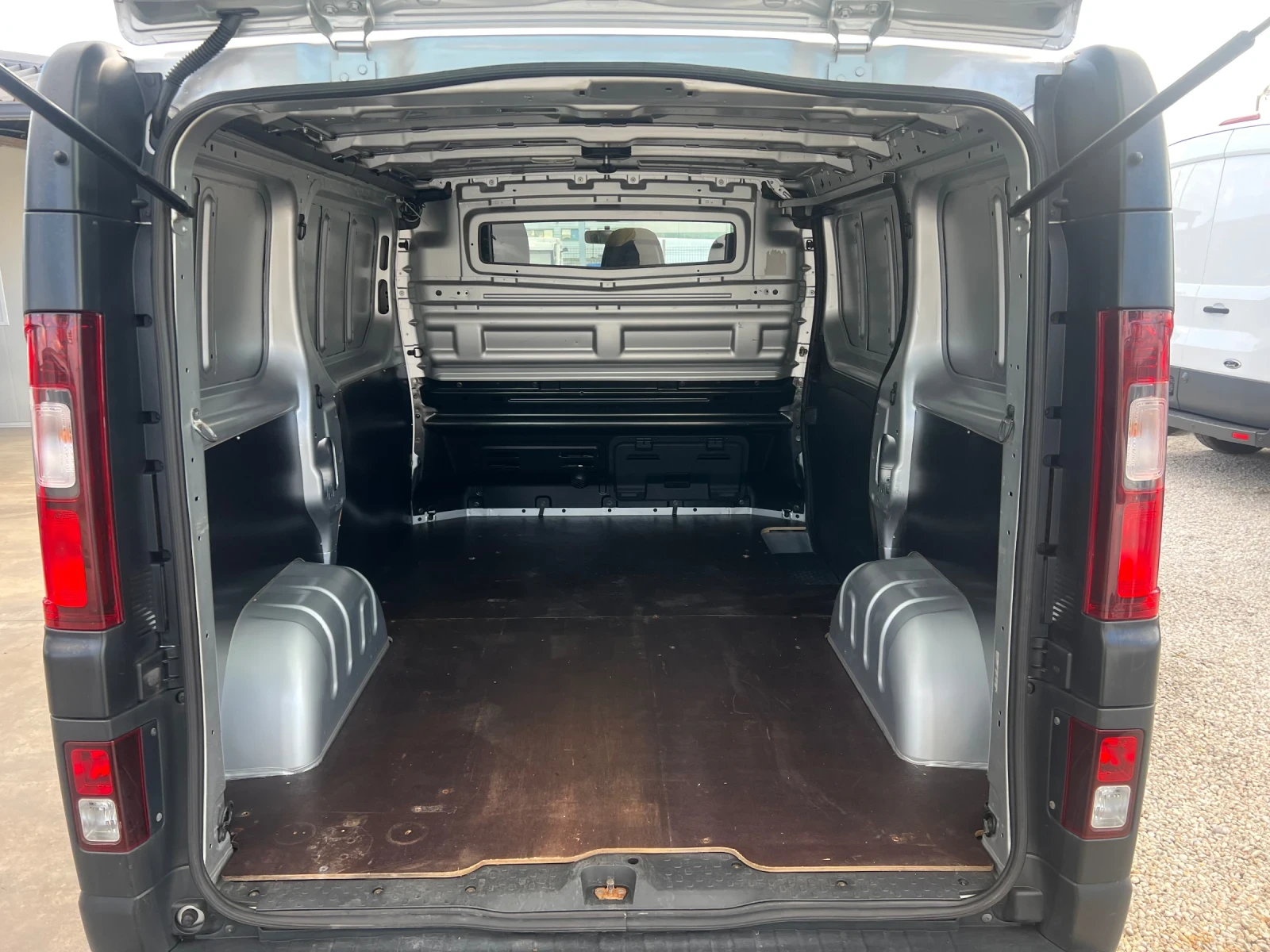 Renault Trafic 1.6d - изображение 7