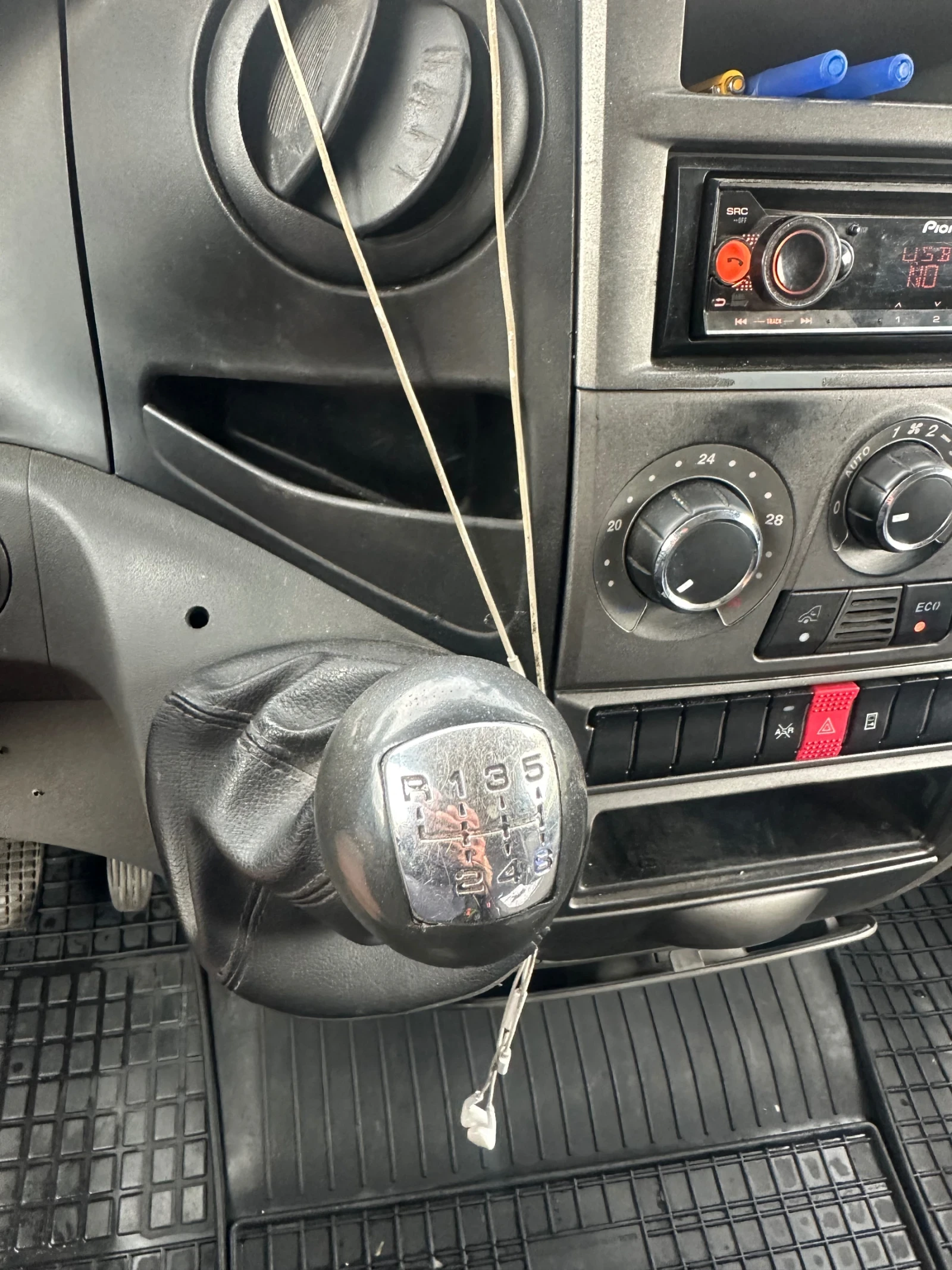 Iveco Daily 40C15, снимка 8 - Бусове и автобуси - 54633884