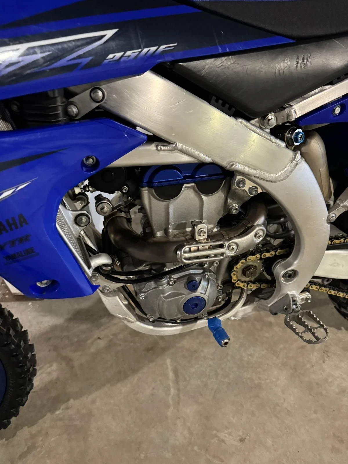 Yamaha Yzf 250cc* Връзка с телефона* Регистрация, снимка 6 - Мотоциклети и мототехника - 53847205