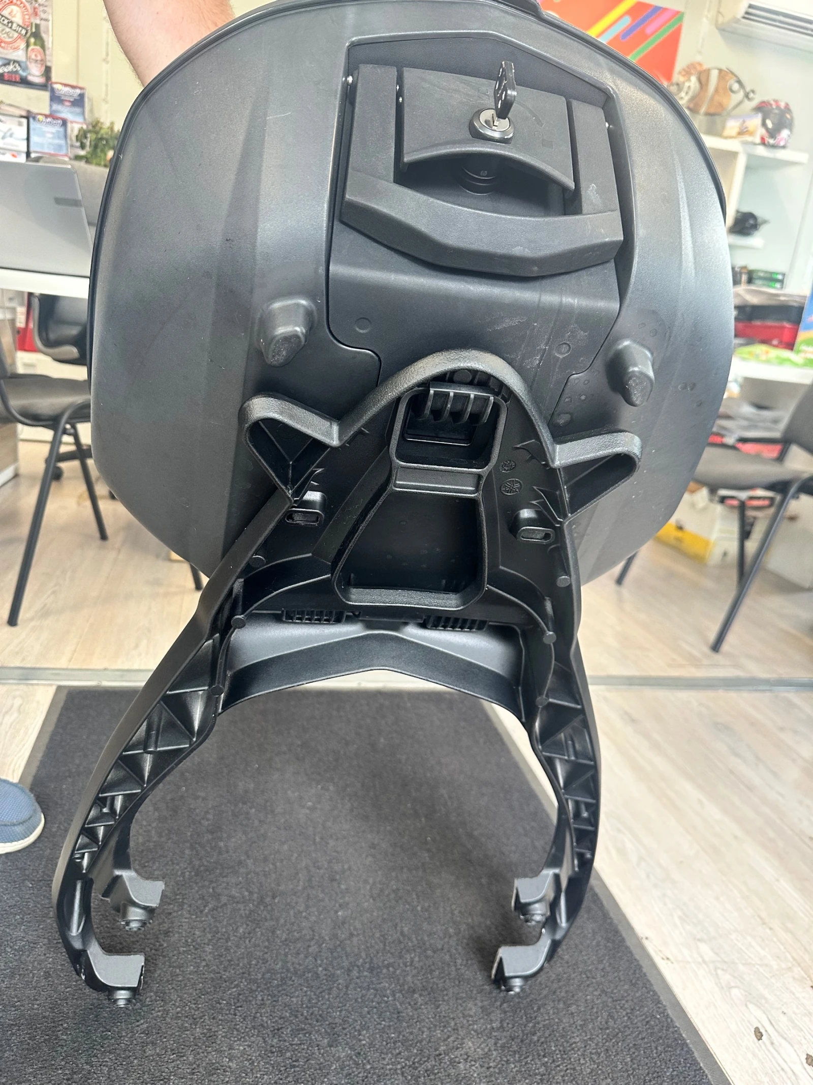 Yamaha X-max стойка + куфар, снимка 10 - Мотоциклети и мототехника - 55122460
