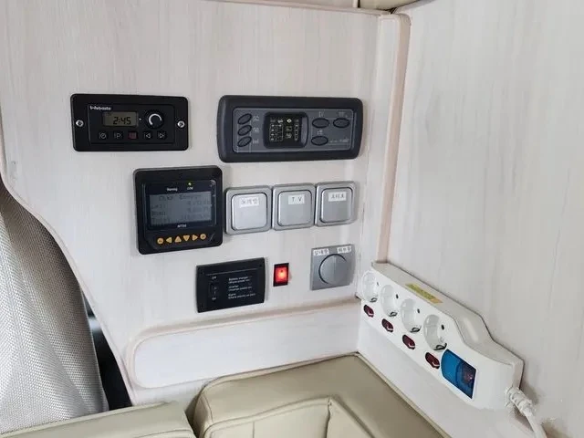 Кемпер HYMER / ERIBA  Hyundai Grand Starex с ВИДЕО, снимка 13 - Каравани и кемпери - 51350354