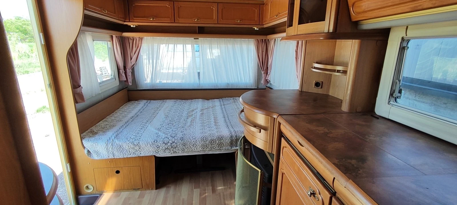 Каравана Tabbert Tabbert Comtesse 2000г, снимка 6 - Каравани и кемпери - 55571958