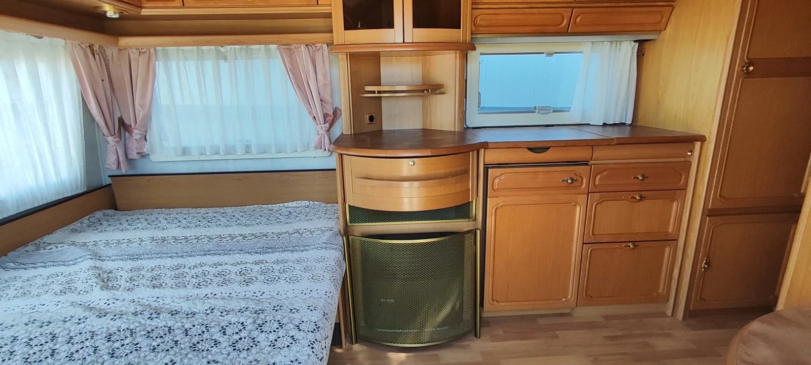 Каравана Tabbert Tabbert Comtesse 2000г, снимка 5 - Каравани и кемпери - 55571958