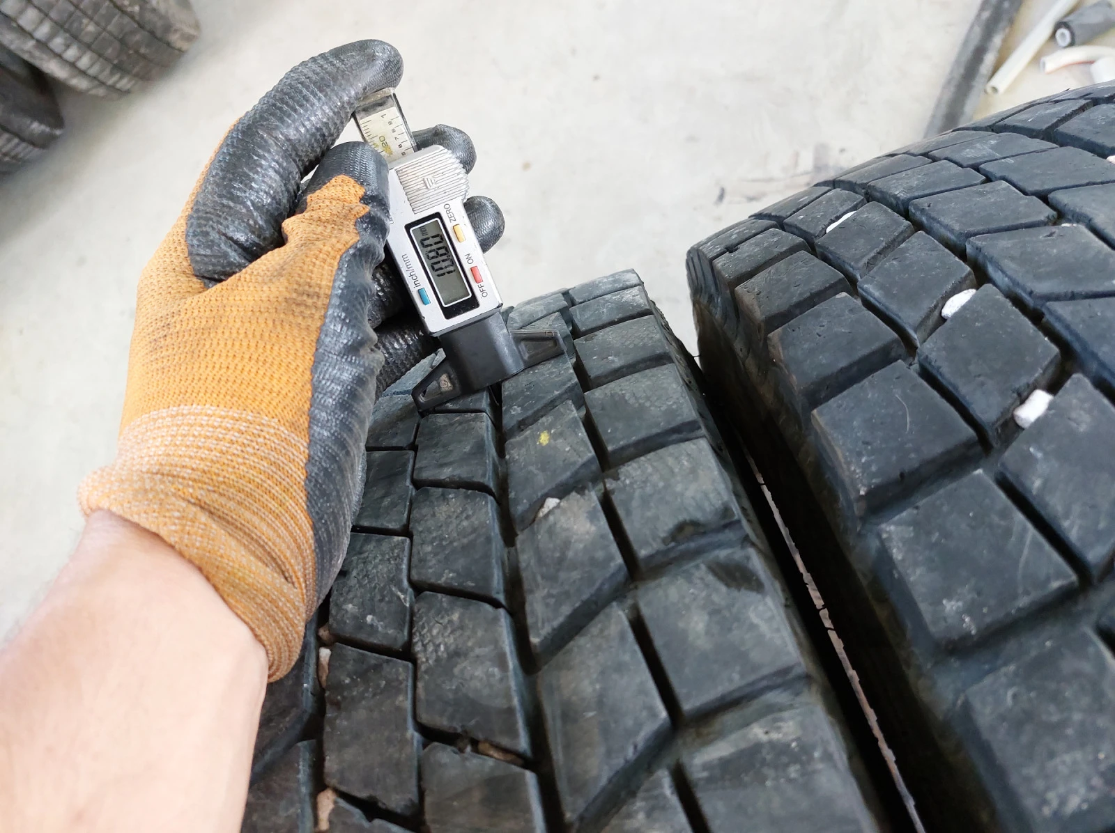 ���� 215/75R17.5 | Mobile.bg � ����������� 4