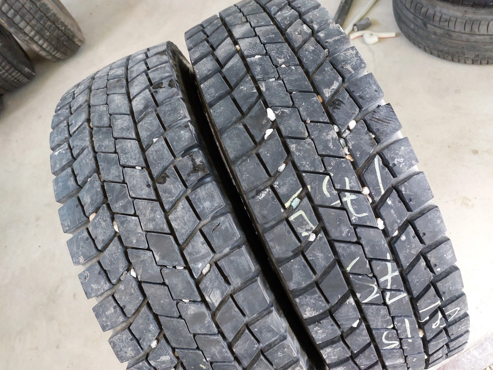 ���� 215/75R17.5 | Mobile.bg � ����������� 1