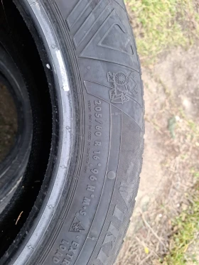 Гуми Зимни 205/60R16, снимка 4 - Гуми и джанти - 48000121