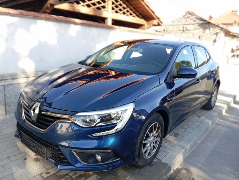 Renault Megane, снимка 1 - Автомобили и джипове - 48435271