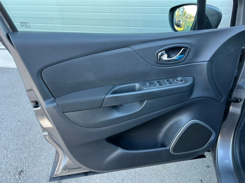 Renault Captur 1.5DCI AUTOMATIK KEY LESS START STOP EVRO 5B, снимка 12 - Автомобили и джипове - 51565531