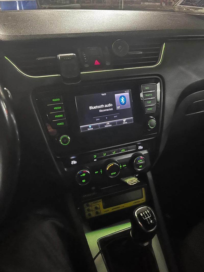 Skoda Octavia 1.6 TDI, снимка 6 - Автомобили и джипове - 53178838