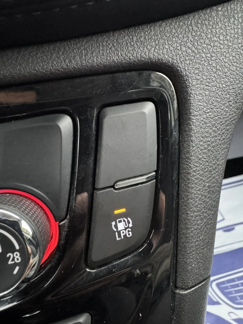 Opel Mokka X 1.4i LPG :: COSMO :: CAMERA :: NAVI, снимка 11 - Автомобили и джипове - 53512793