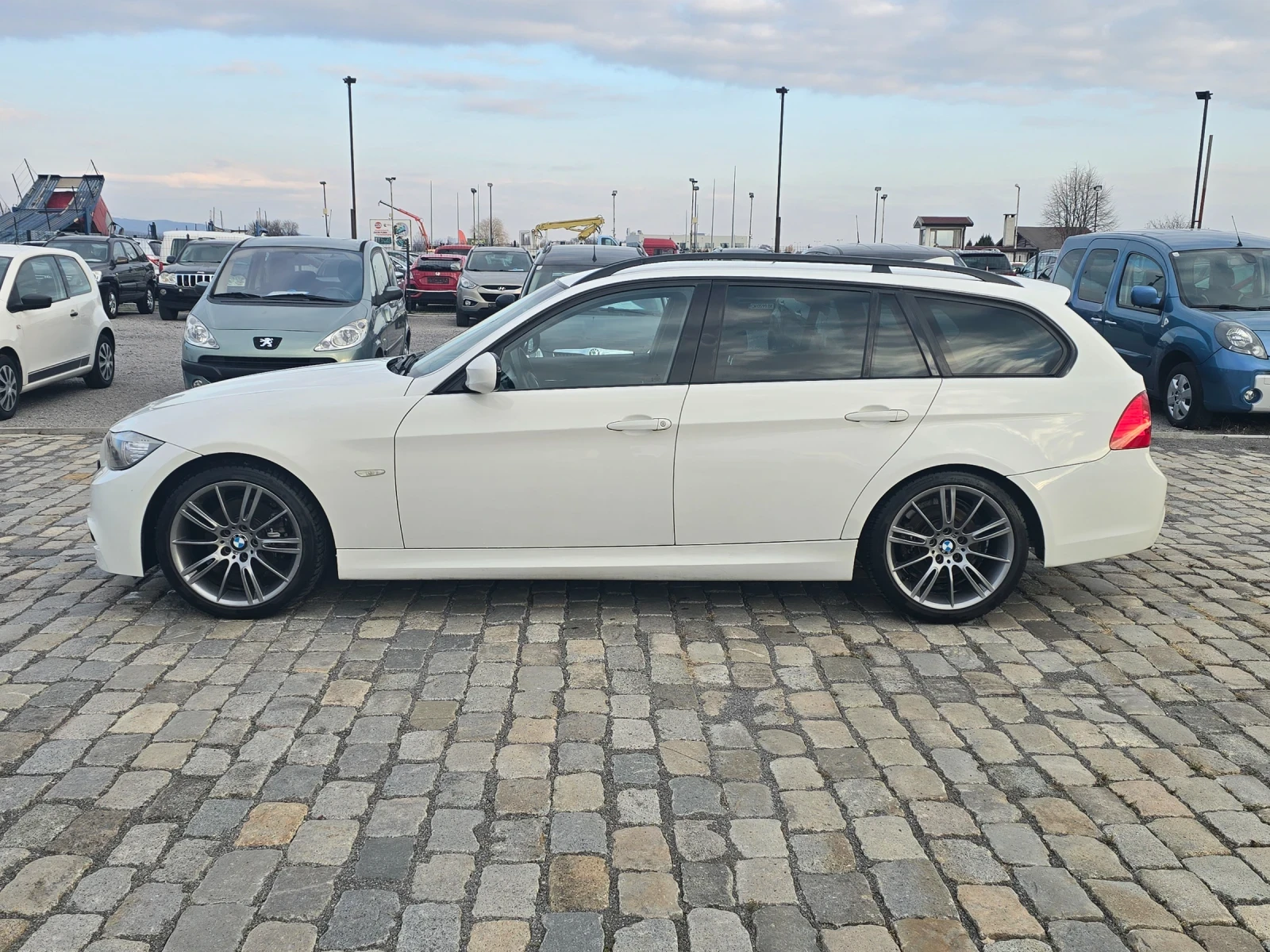 BMW 318 D M-PACK FACELIFT SPORT PACKET КАТО НОВА - изображение 4