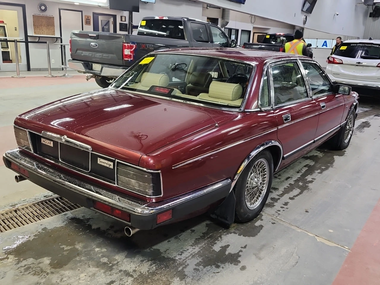 Jaguar Xj CARFAX* АВТОФИНАНСИРАНЕ* БЕЗ ПЪРВОНАЧАЛНА ВНОСКА*  - изображение 3