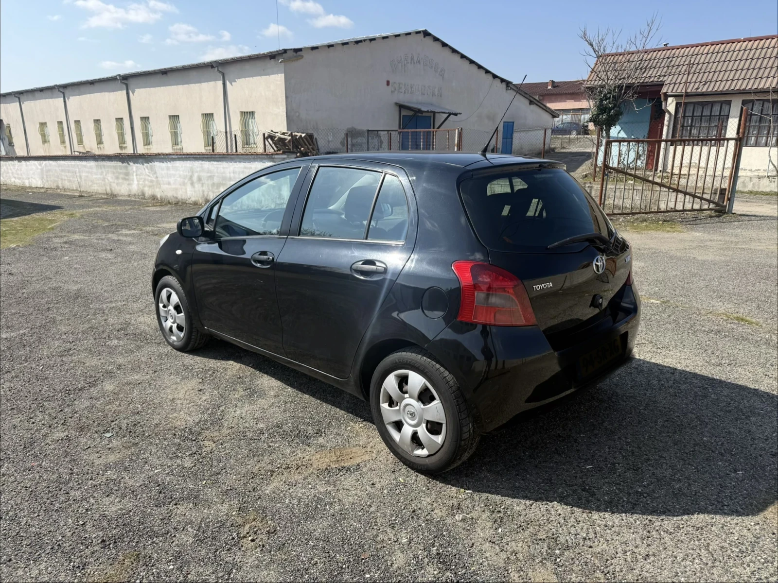 Toyota Yaris, снимка 2 - Автомобили и джипове - 53849759