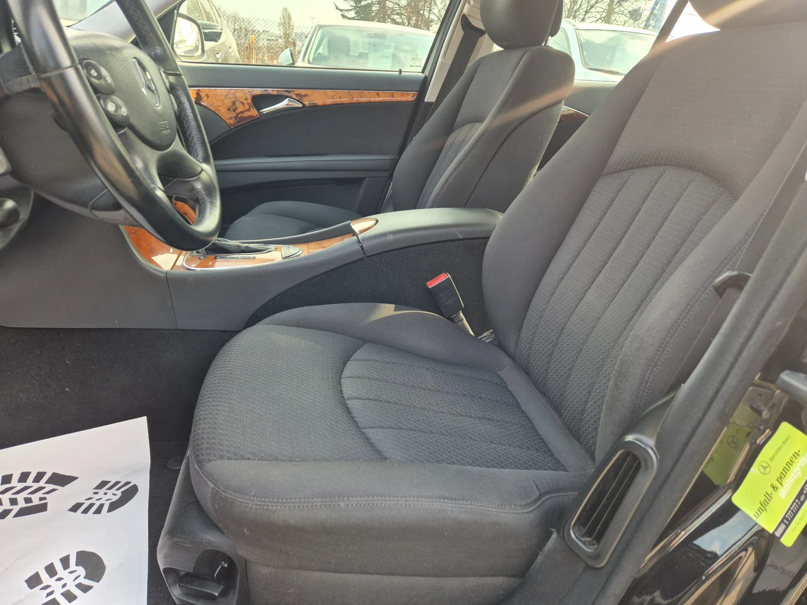 Mercedes-Benz E 280 3.0 CDI 4 MATIC, снимка 8 - Автомобили и джипове - 53870243