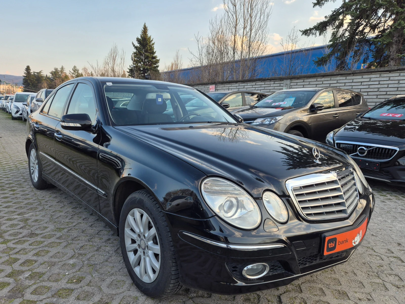 Mercedes-Benz E 280 3.0 CDI 4 MATIC, снимка 3 - Автомобили и джипове - 53870243