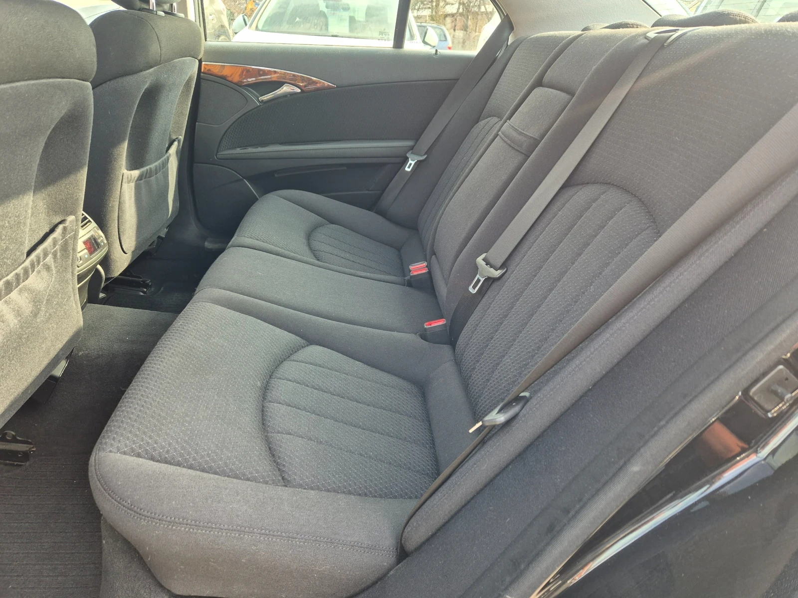 Mercedes-Benz E 280 3.0 CDI 4 MATIC, снимка 9 - Автомобили и джипове - 53870243