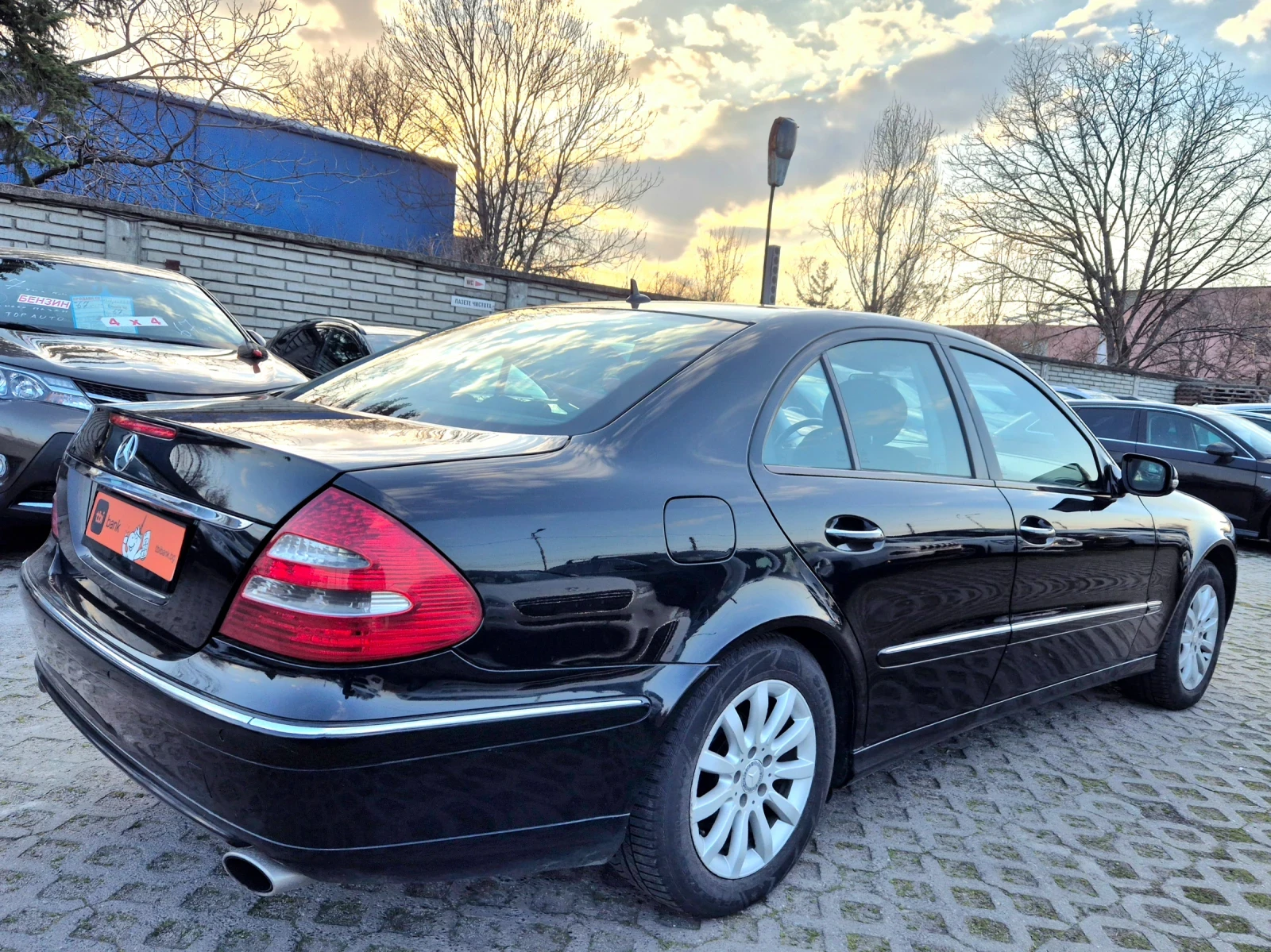 Mercedes-Benz E 280 3.0 CDI 4 MATIC, снимка 4 - Автомобили и джипове - 53870243