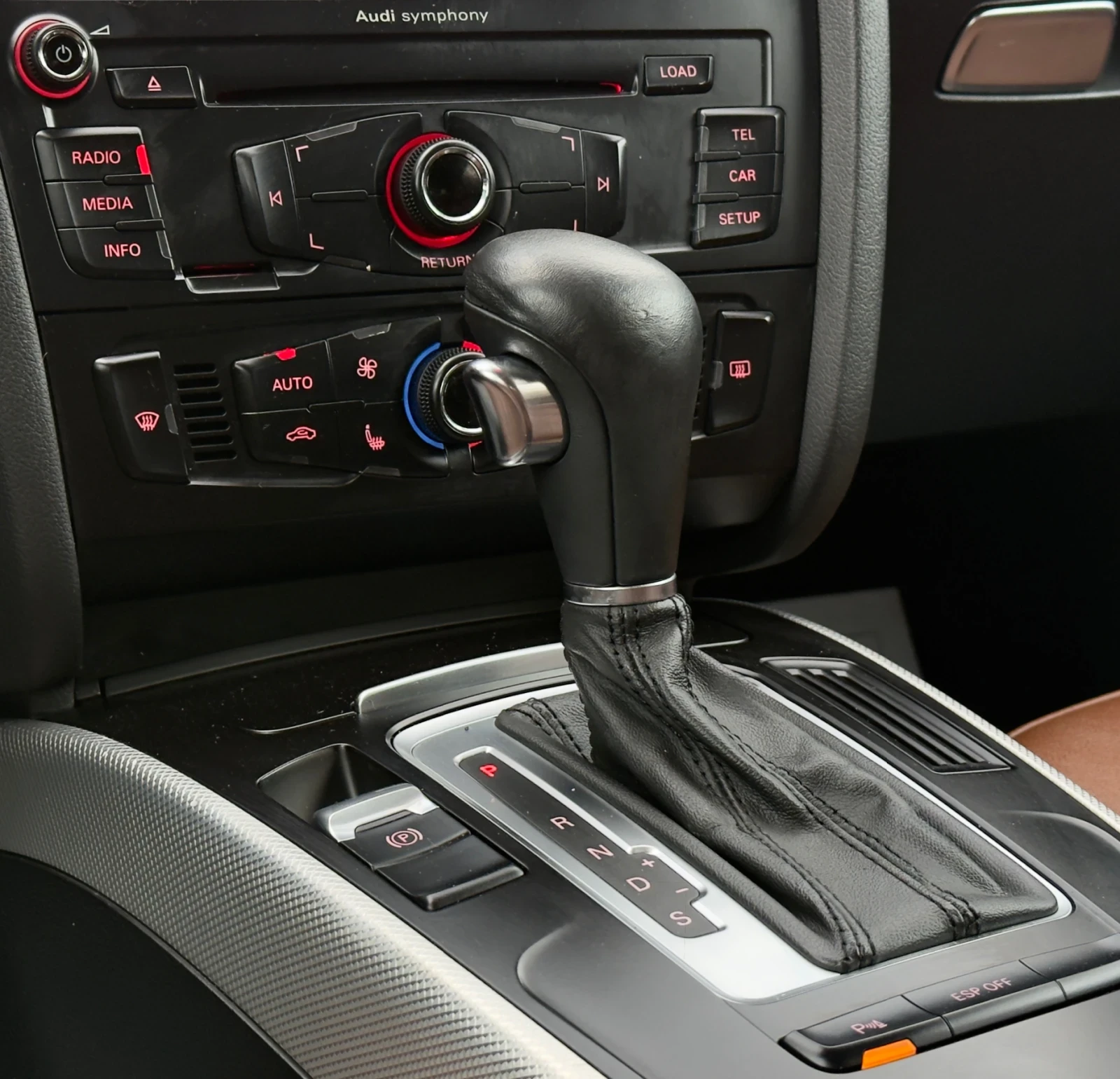 Audi A4 Allroad 3.0TDi AVTOMAT, снимка 13 - Автомобили и джипове - 53989144