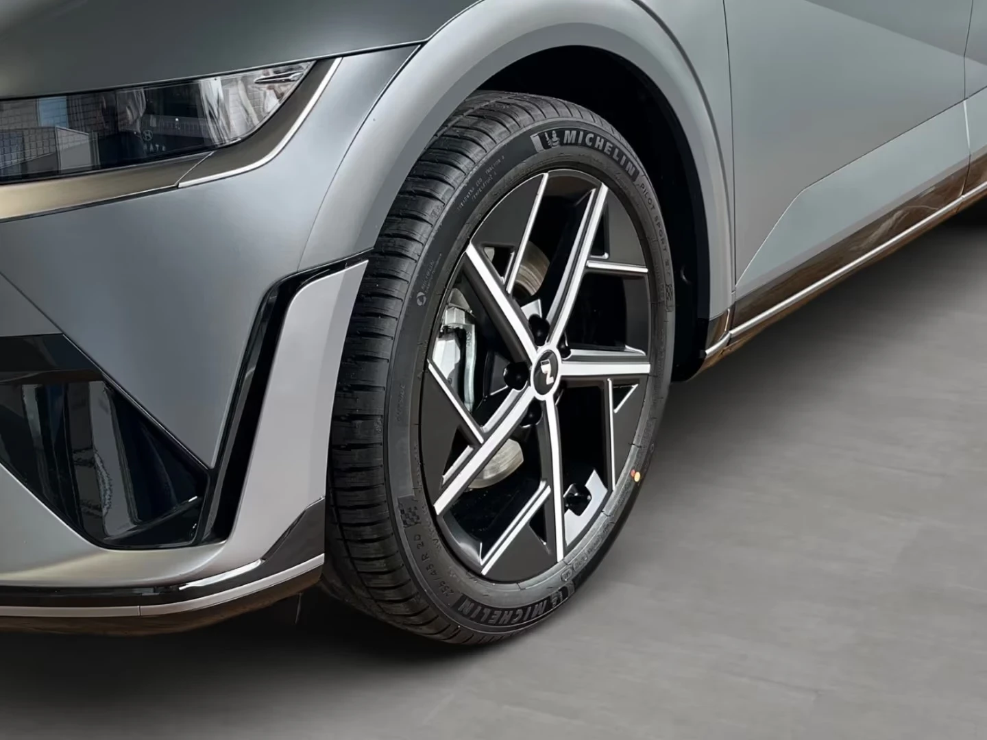 Hyundai Ioniq 5 N Line 84kWh ACC Winter Pack Blind Spot, снимка 12 - Автомобили и джипове - 54443955
